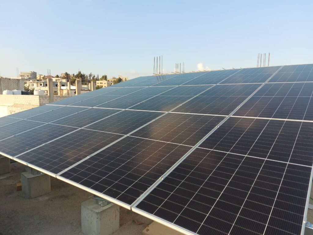 أفضل عروض شركات الطاقة الشمسية في الاردن؛ أسعار تنافسية ودعم فني وكفالة 5 شركات الطاقة المتجددة في الاردن عمان