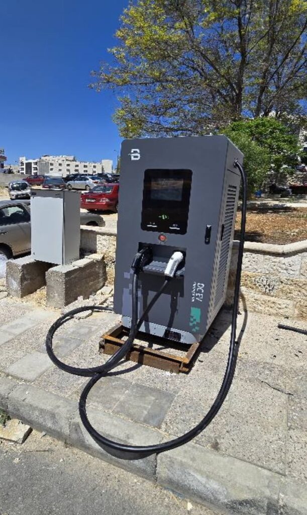 تكلفة إنشاء محطة شحن سيارات كهربائية في الأردن 2 2