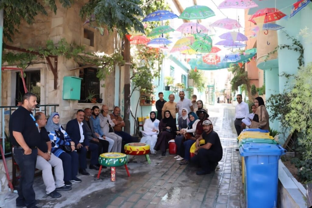 Al Emtyaz Facilities Management Participates in the “Eco-Friendly Neighborhood” Initiative in Collaboration with Musanadah Association and UNRWA 6 اعضاء الجمعية